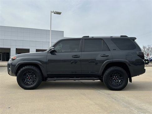 Used 2024 Toyota 4Runner SR5 Premium w/ Moonroof Package image 2
