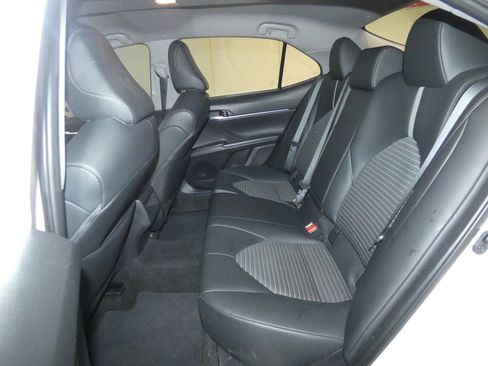 Used 2023 Toyota Camry SE image 19