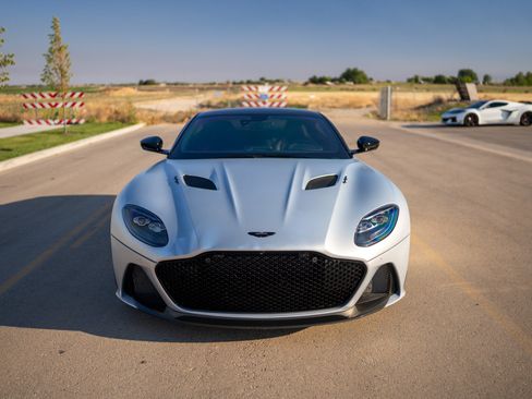 Used 2020 Aston Martin DBS Superleggera RWD image 2