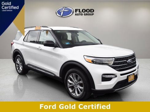 Certified 2023 Ford Explorer XLT w/ Equipment Group 202A AWD/4WD image 1