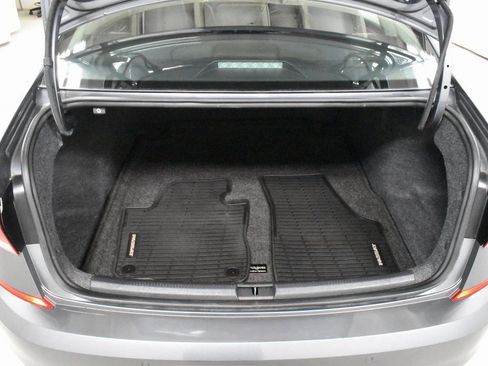 Used 2020 Volkswagen Passat 2.0T SEL image 10