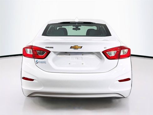 Used 2016 Chevrolet Cruze LT FWD image 10