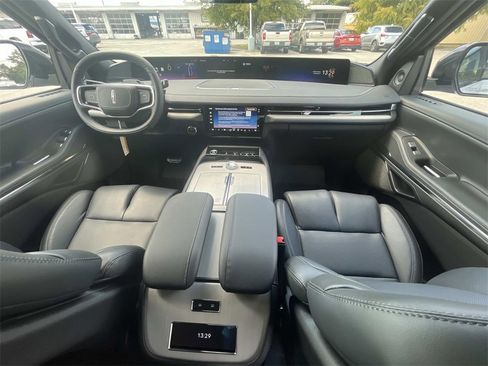 New 2025 Lincoln Navigator L Reserve w/ Jet Appearance Package image 20