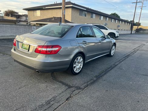 Used 2012 Mercedes-Benz E 350 4MATIC Sedan image 5