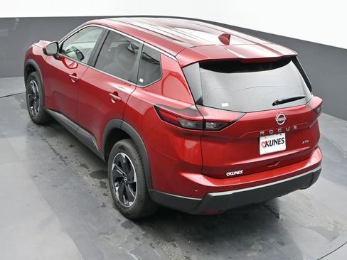 Used 2025 Nissan Rogue SV AWD/4WD image 42