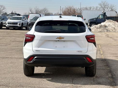Certified 2024 Chevrolet Trax LS image 4