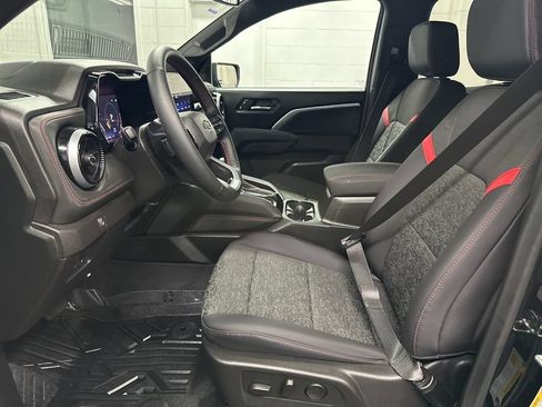 Used 2025 Chevrolet Colorado Z71 w/ Midnight Edition AWD/4WD image 21