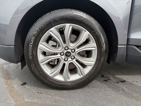 Certified 2024 Ford Edge Titanium image 11