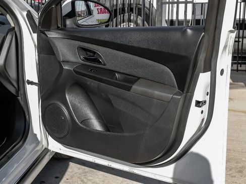 Used 2013 Chevrolet Cruze Eco image 36