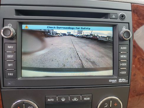 Used 2011 Chevrolet Suburban LTZ image 23