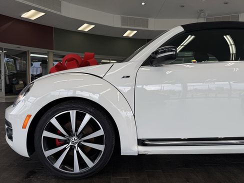 Used 2014 Volkswagen Beetle R-Line FWD image 19