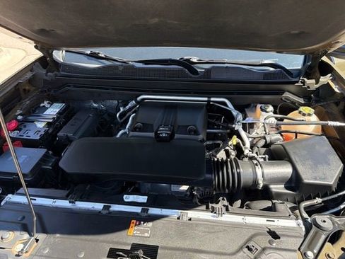 Used 2023 GMC Canyon AT4 w/ AT4 Premium Package image 24