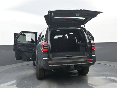 Used 2025 Toyota 4Runner TRD Off-Road image 33