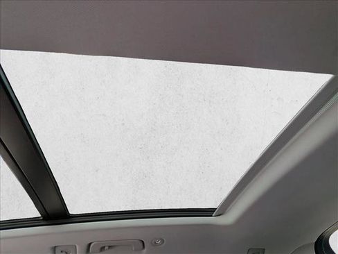 Used 2018 Audi Q5 2.0T Premium Plus w/ Premium Plus Package image 21