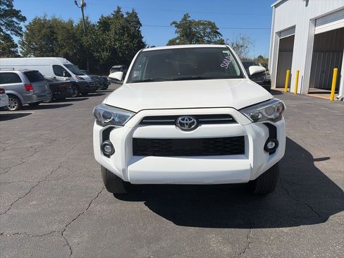 Used 2024 Toyota 4Runner SR5 Premium image 2