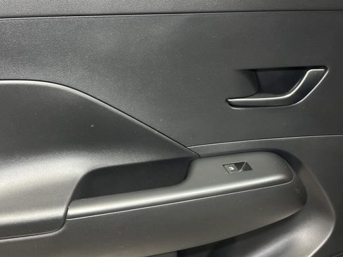 Used 2025 Hyundai Kona SEL image 31