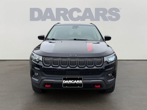 Used 2022 Jeep Compass Trailhawk w/ Trailhawk Convenience Group AWD/4WD image 2