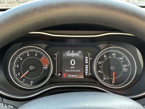 Used 2019 Jeep Cherokee Latitude w/ Popular Appearance Group AWD/4WD image 6