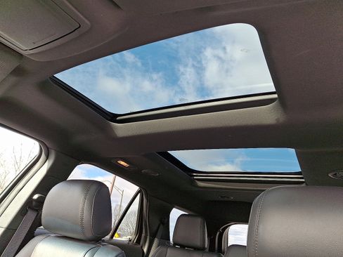 Used 2015 Ford Explorer XLT w/ Equipment Group 202B image 14