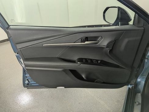 Used 2025 Toyota Camry XSE AWD/4WD image 9