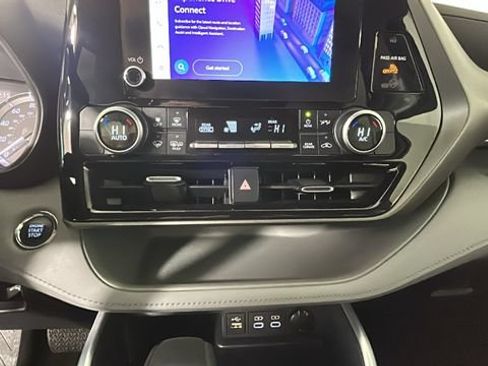 Used 2023 Toyota Highlander L FWD image 22