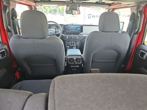 Certified 2025 Jeep Wrangler Unlimited Sahara AWD/4WD image 20