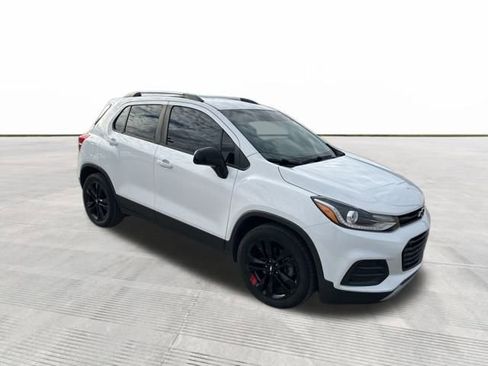 Used 2020 Chevrolet Trax LT w/ Redline Edition image 8