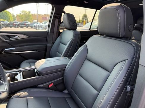 New 2026 Chevrolet Traverse LT w/ Sun and Wheel Package FWD image 20