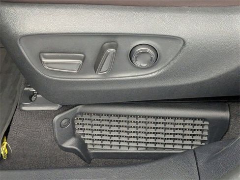 Used 2024 Toyota Sienna Platinum image 15