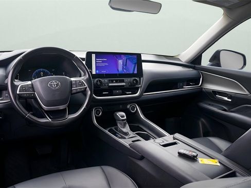 Used 2024 Toyota Grand Highlander Limited image 13