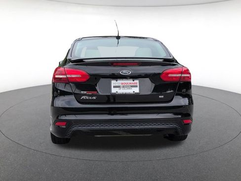 Used 2016 Ford Focus SE w/ SE Sport Package FWD image 4