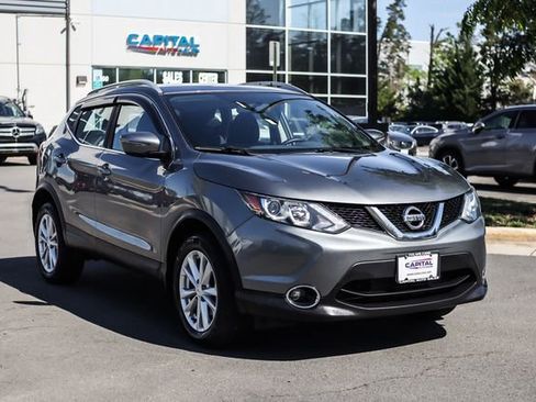 Used 2017 Nissan Rogue Sport SV w/ SV All-Weather Package AWD/4WD image 7