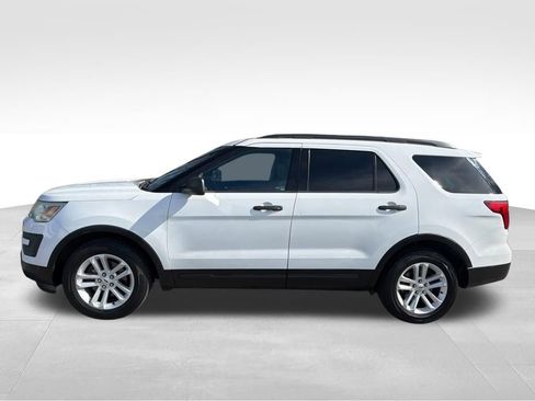 Used 2016 Ford Explorer Base image 2