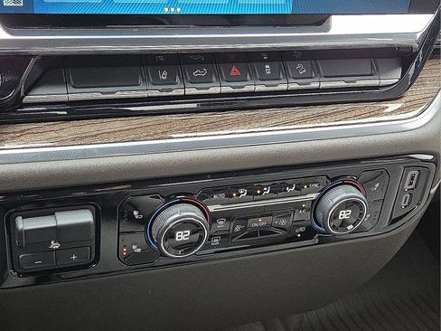 Used 2024 Chevrolet Silverado 2500 LT image 19