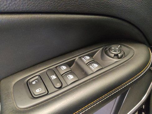Used 2017 Jeep Compass Latitude w/ Popular Equipment Group FWD image 27