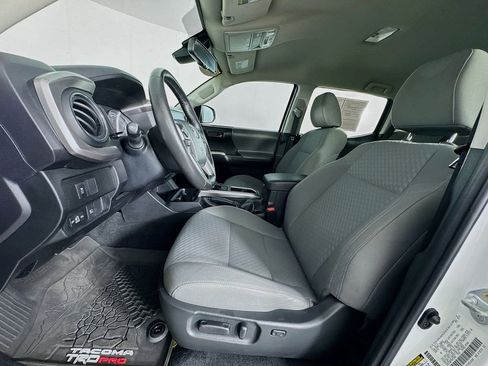 Used 2023 Toyota Tacoma SR5 AWD/4WD image 15