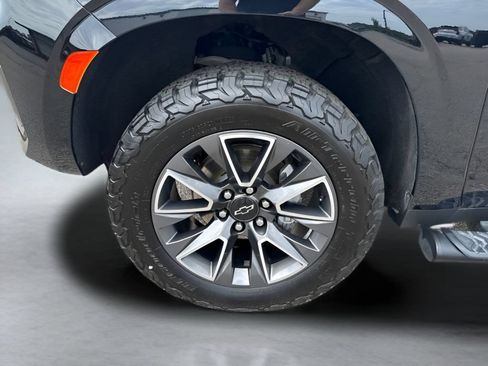 Used 2023 Chevrolet Suburban Z71 w/ Z71 Off-Road Package AWD/4WD image 39