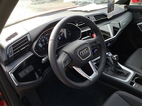 New 2025 Audi Q3 2.0T Premium image 7