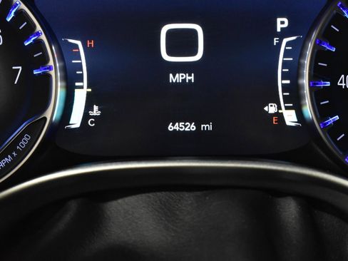 Used 2024 Chrysler Pacifica Touring-L FWD image 22