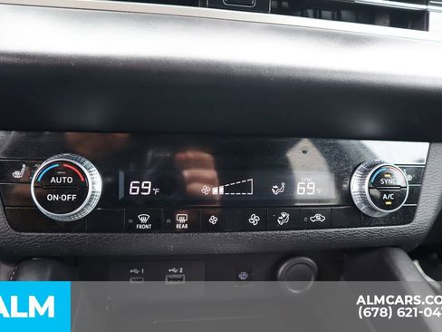 Used 2024 Mitsubishi Outlander SE image 33