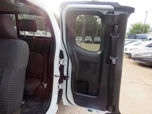 Used 2018 Nissan Frontier SV AWD/4WD image 20