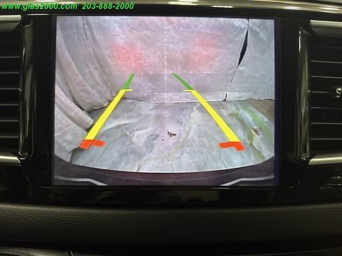 Used 2018 Chrysler Pacifica Touring-L Plus image 10