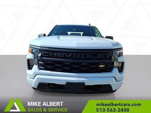 Used 2022 Chevrolet Silverado 1500 Custom image 2