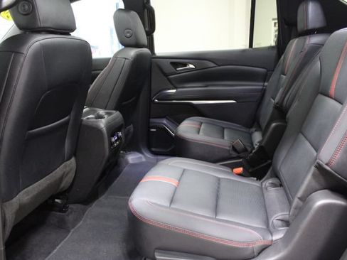 Used 2025 Chevrolet Traverse RS AWD/4WD image 25