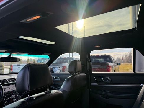 Used 2016 Ford Explorer Limited image 18