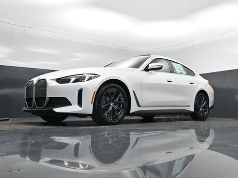 New 2026 BMW i4 eDrive40 w/ Premium Package image 38