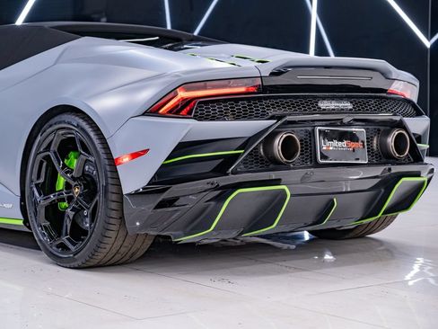 Used 2023 Lamborghini Huracan EVO RWD image 22