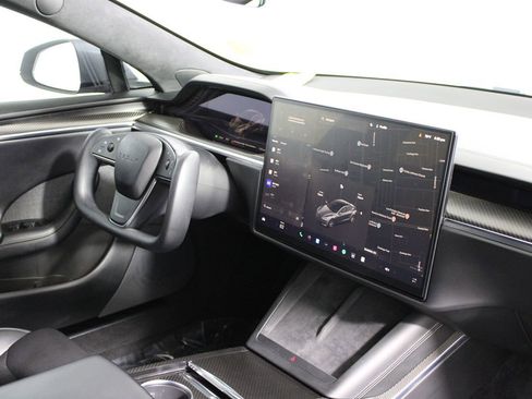 Used 2021 Tesla Model S Plaid image 12