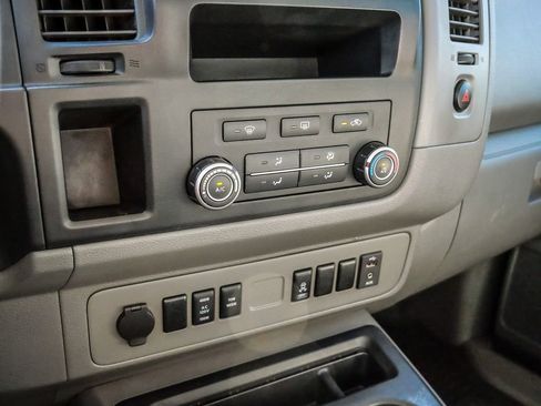 Used 2020 Nissan NV 3500 SL RWD image 22
