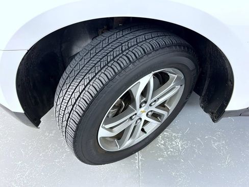Certified 2017 Chevrolet Equinox Premier w/ Enhanced Convenience Package FWD image 24